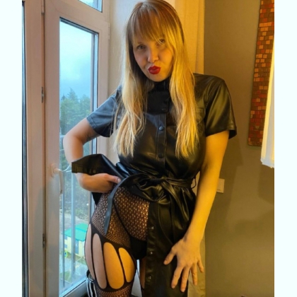 M��y ��� ���   ����  ��i����